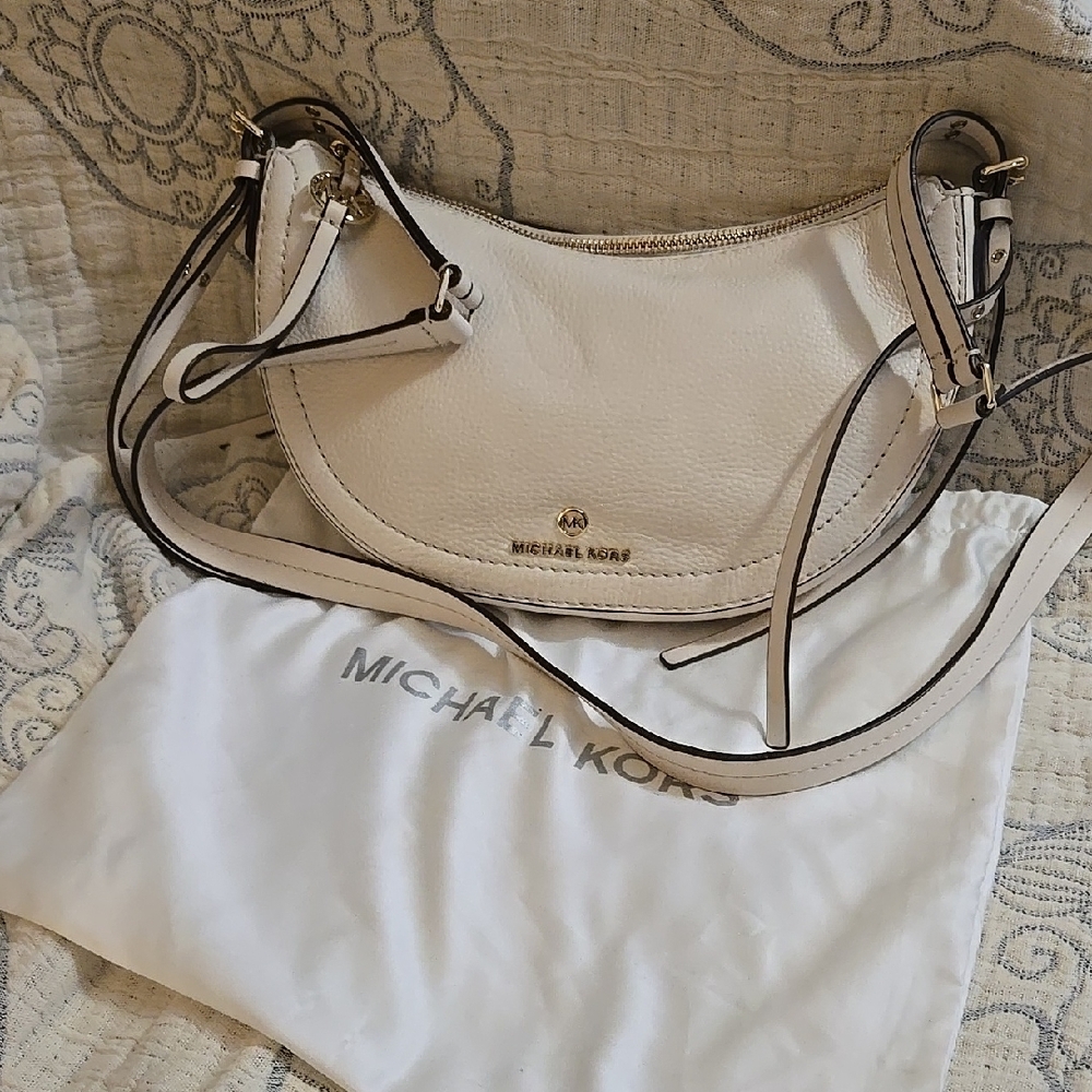 Michael Kors Cream Shoulder Bag with Silver Hardware